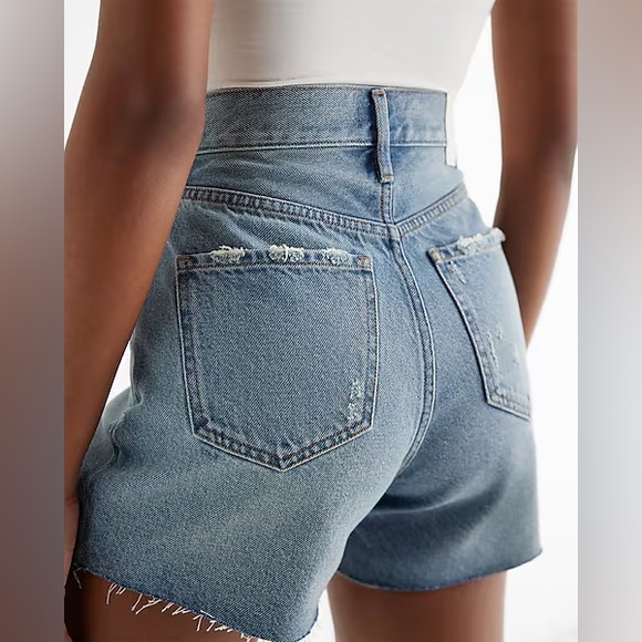 EXPRESS Super High Waisted Medium Wash Raw Hem Jean Shorts size 6 - Picture 16 of 16